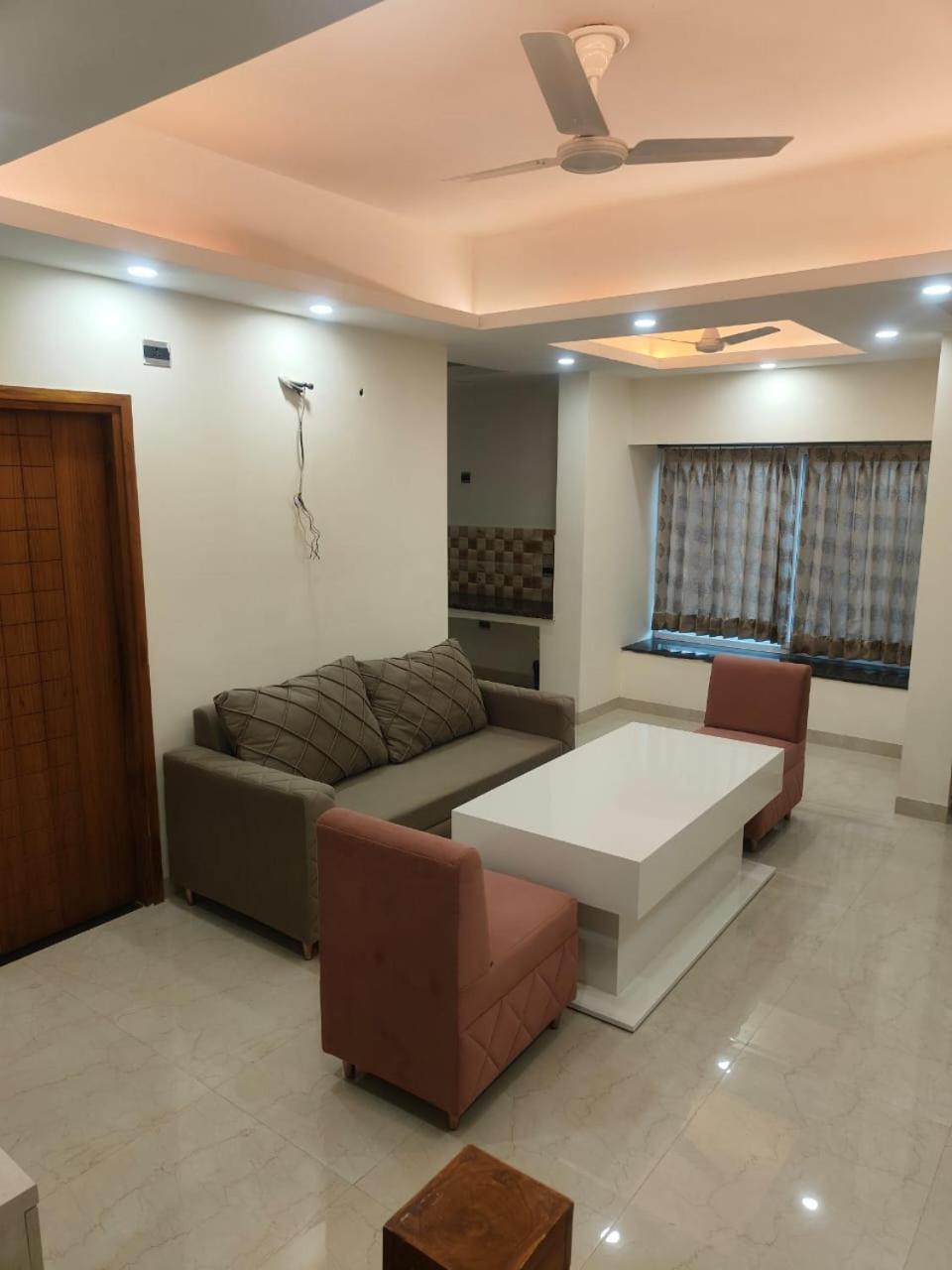 Villa In Vrindavan, Hare Krishna M מראה חיצוני תמונה