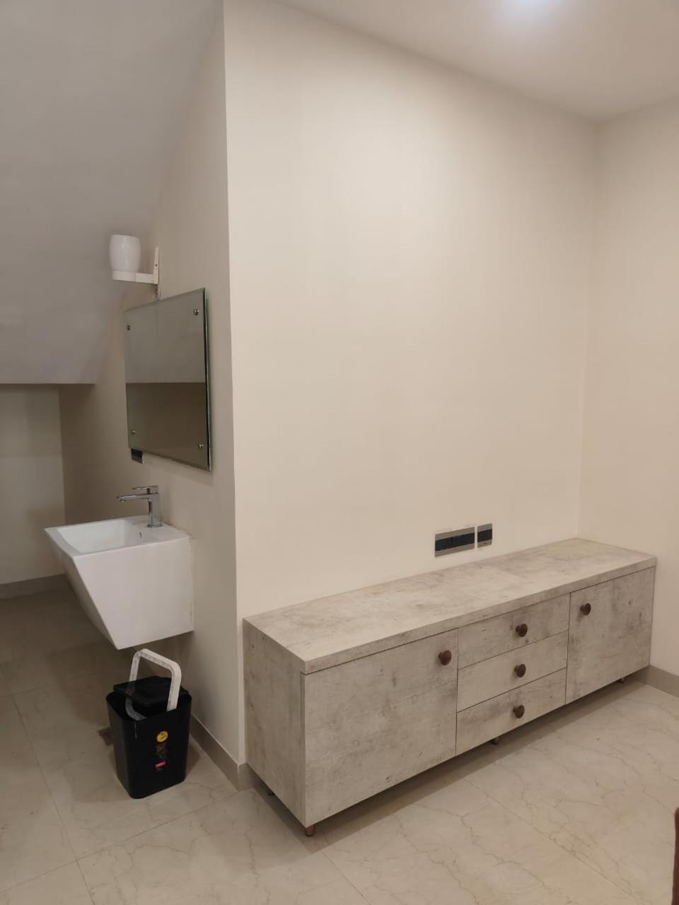 Villa In Vrindavan, Hare Krishna M מראה חיצוני תמונה