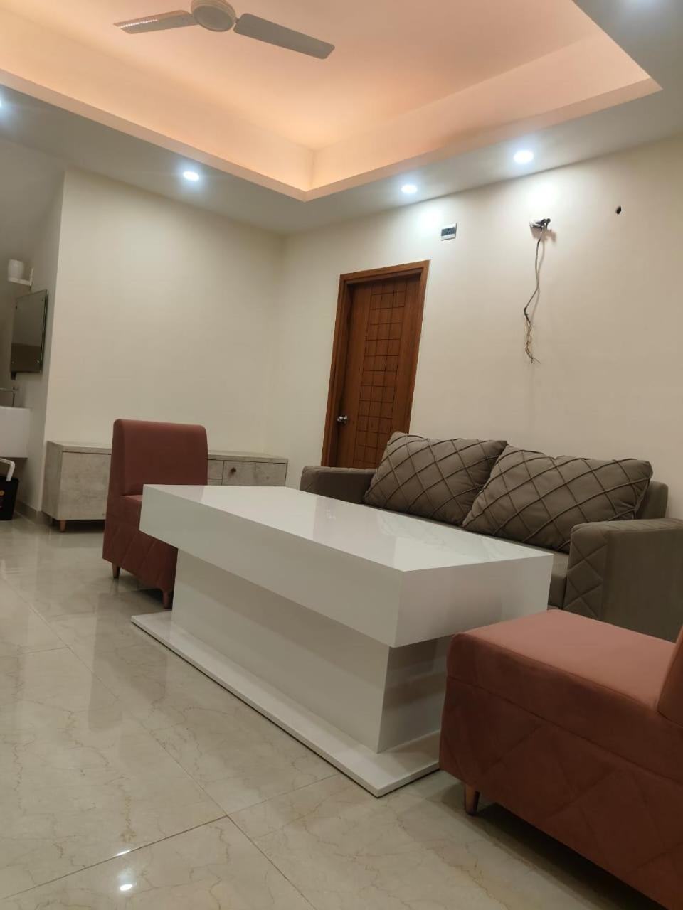 Villa In Vrindavan, Hare Krishna M מראה חיצוני תמונה